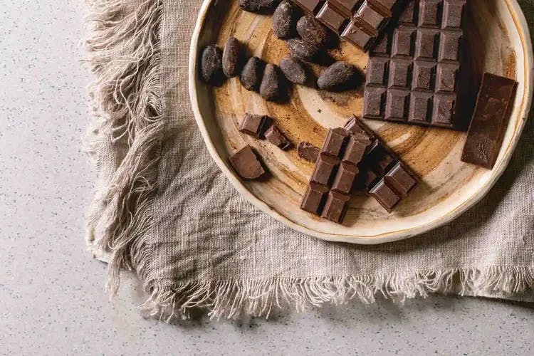 Schokoladenflecken entfernen - - Praktische Tipps für hygienisch saubere Textilien.
